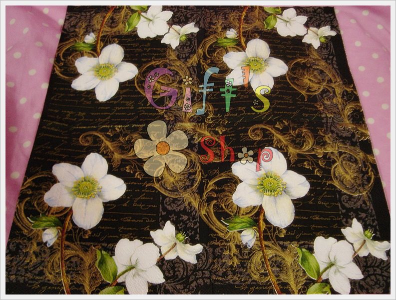 กระดาษแนปกิ้น ลายดอกไม้สีขาว พื้นหลังสีดำขลิบทอง