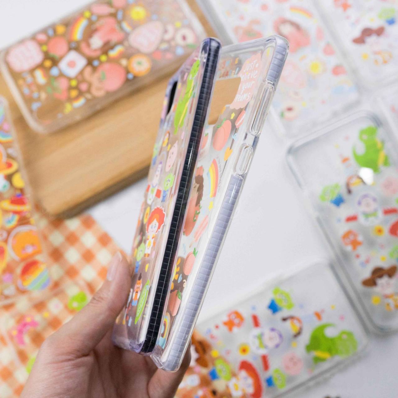 เคสพรีเมี่ยมใส ขอบดำ ขอบขาว สกรีน UV สกรีนภาพตามสั่ง