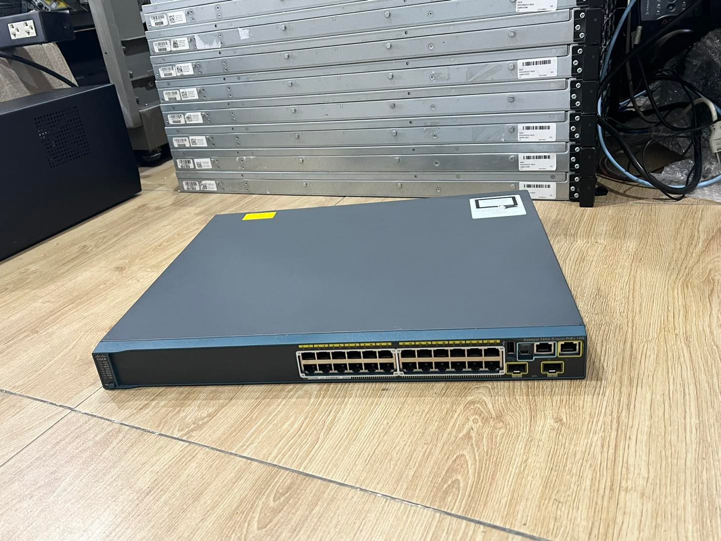 Cisco 2960S-24port 10G SFP switch มือ 2 พร้อมใช้งาน