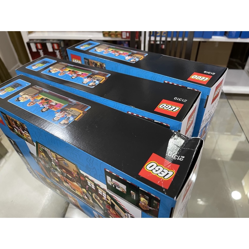 LEGO Exclusives 21319 Central Perk (กล่องไม่สวย-Damaged Box)