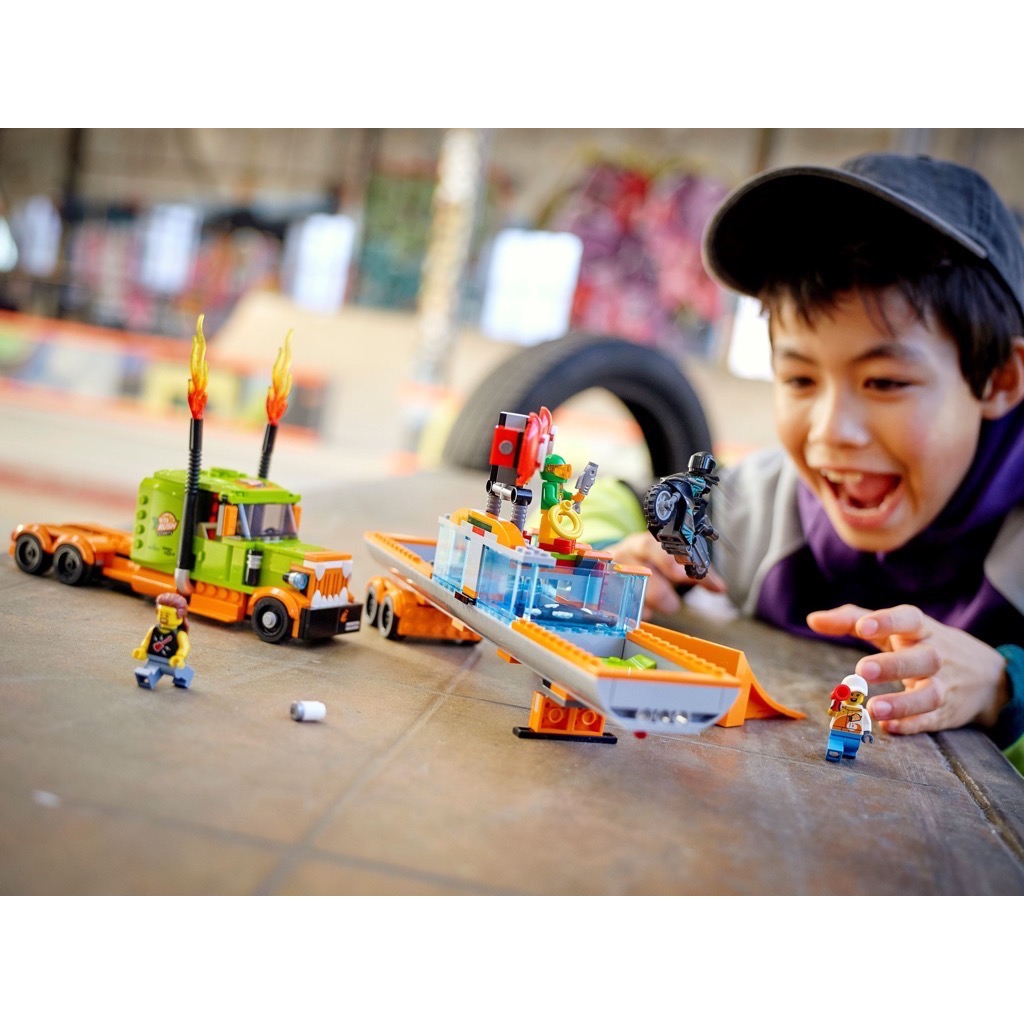 เลโก้ LEGO City 60294 Stunt Show Truck