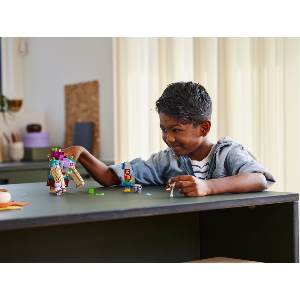 เลโก้ LEGO Minecraft 21257 The Devourer Showdown