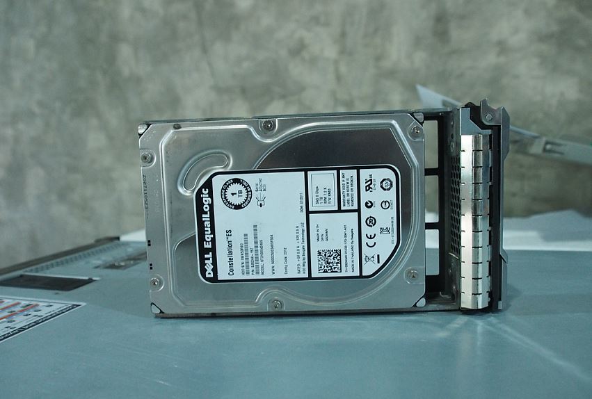 hdd sas dell 1tb 7.2rpm พร้อม tray มือ 2