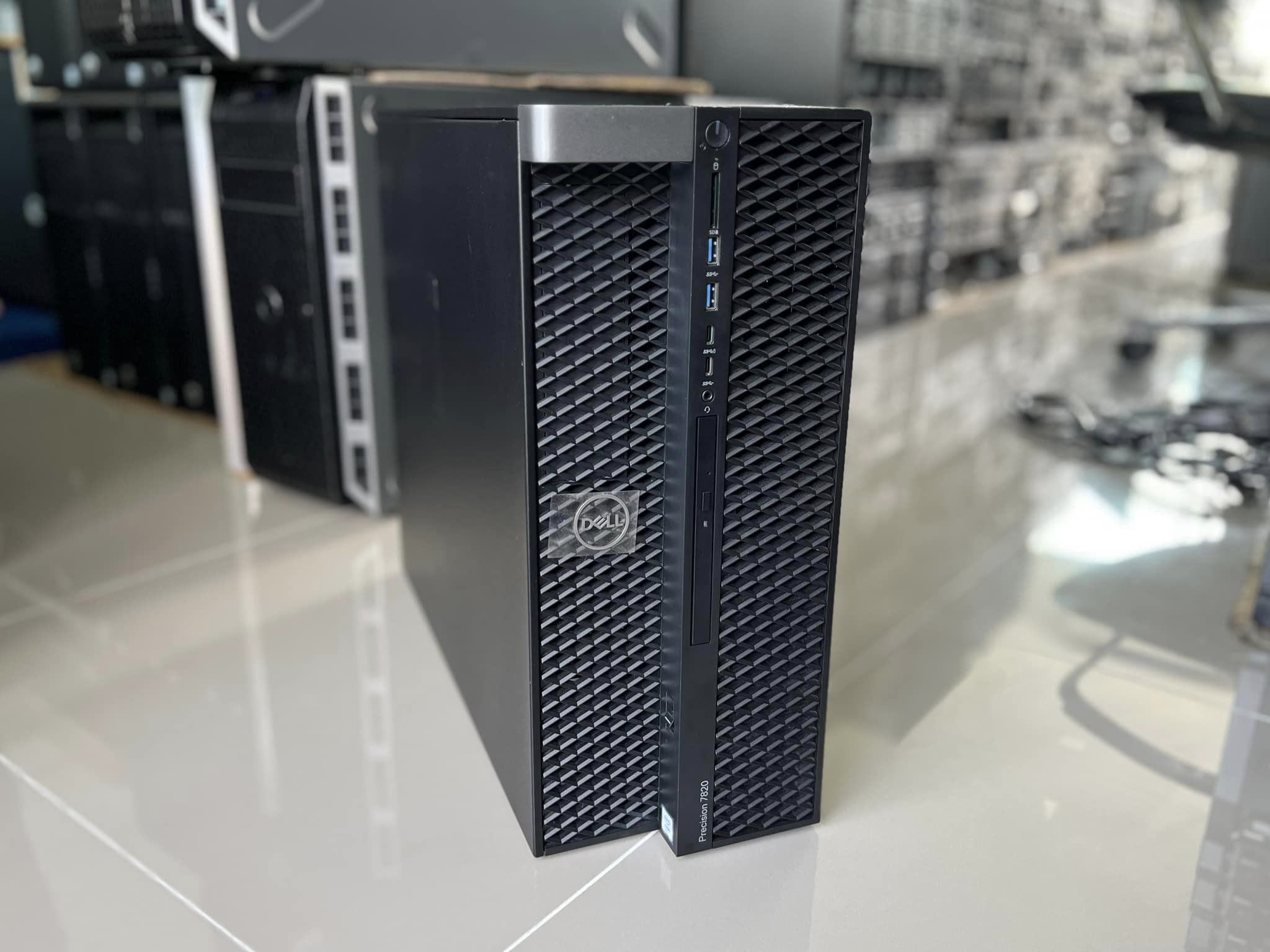 Dell Precision 7820 Gold 2cpu m2000 28cores 32gb ssd 1tb เวิร์คสเตชั่นมือสองพร้อมใช้งาน