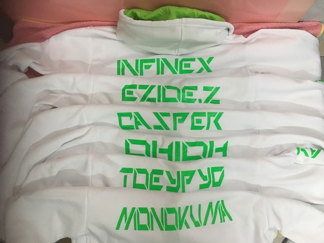 เสื้อฮู้ดขาวเขียว ฮู้ดเกมเมอร์