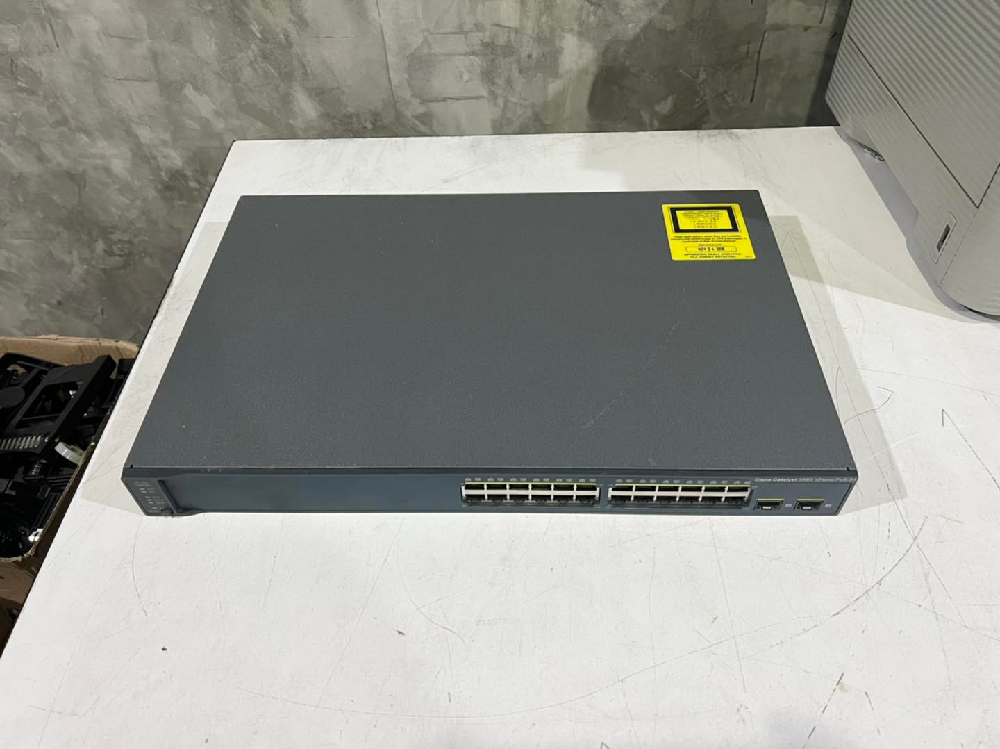 Cisco 3560V2 24PoE switch มือ 2 พร้อมใช้งาน