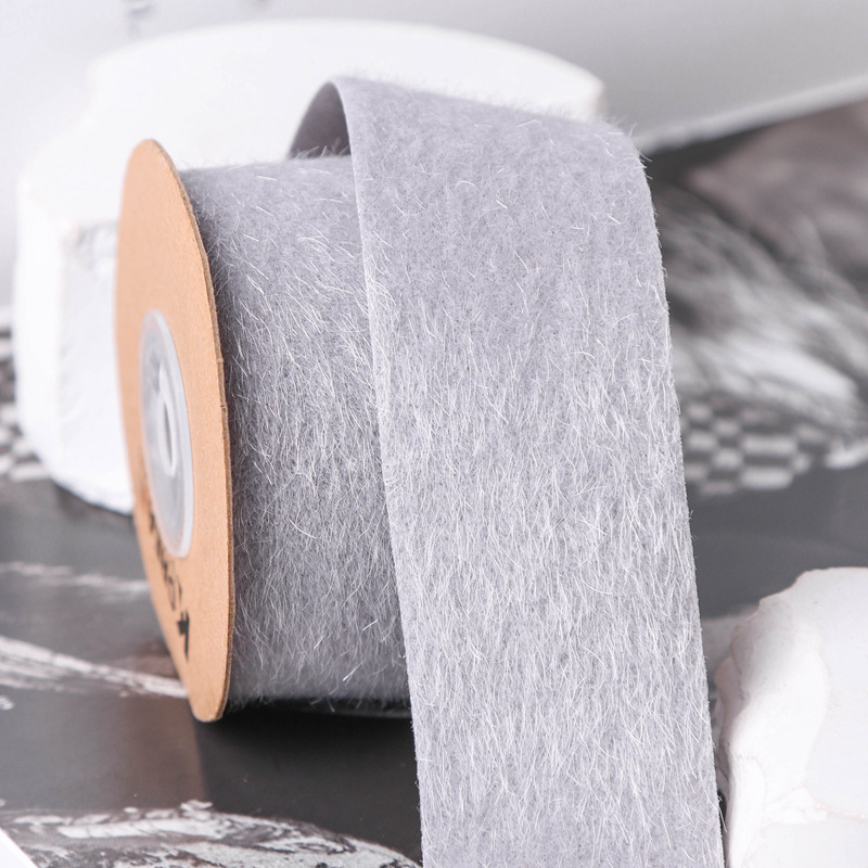 พร้อมส่ง ริบบิ้นผ้าขนมิ้ง ขนเฟอร์ มีหลายสี ขนาด 2.5 และ 3.8 ซม.#KR036