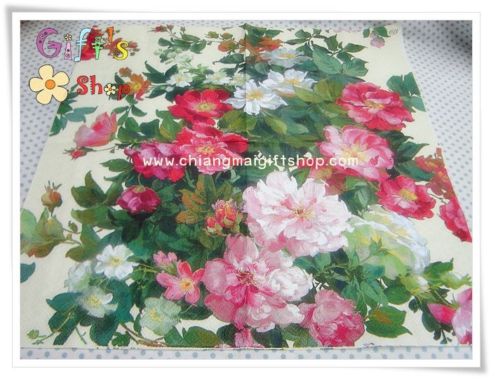 กระดาษแนปกิ้น ลายดอกไม้สีแดง ขาว พื้นหลังสีขาว