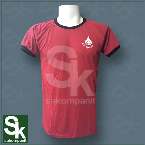 เสื้อยืด สีแดงเข้ม แขนจั๊มขอบดำ
