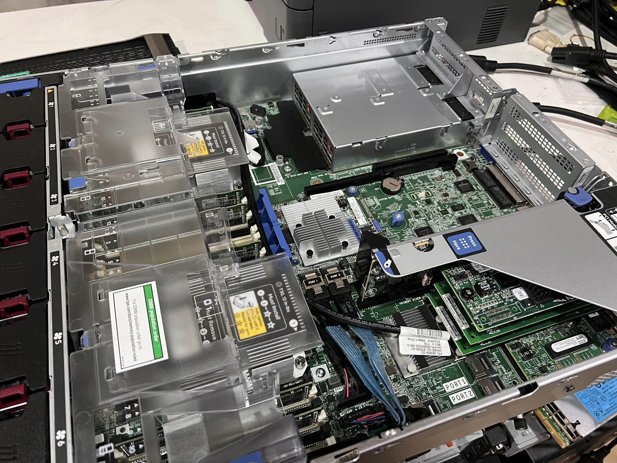 server hp dl380 gen10 2cpu 256gb 20Cores เซิร์ฟเวอร์มือสองพร้อมใช้งาน