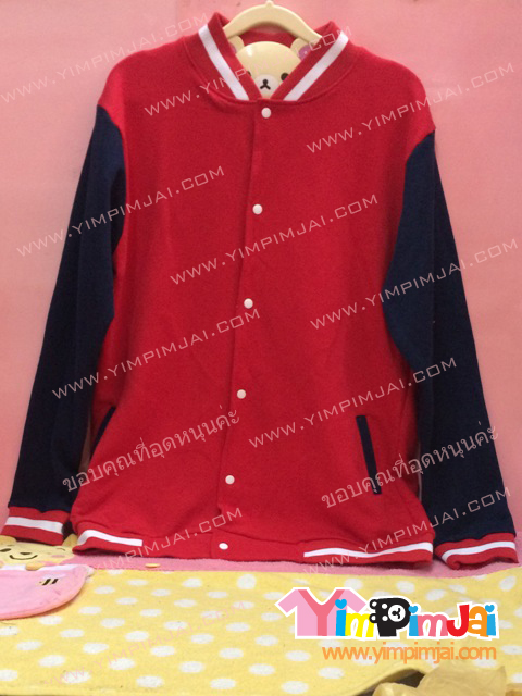 เสื้อกันหนาว เบสบอล สีแดง แขนกรมท่า ลายตามสั่ง