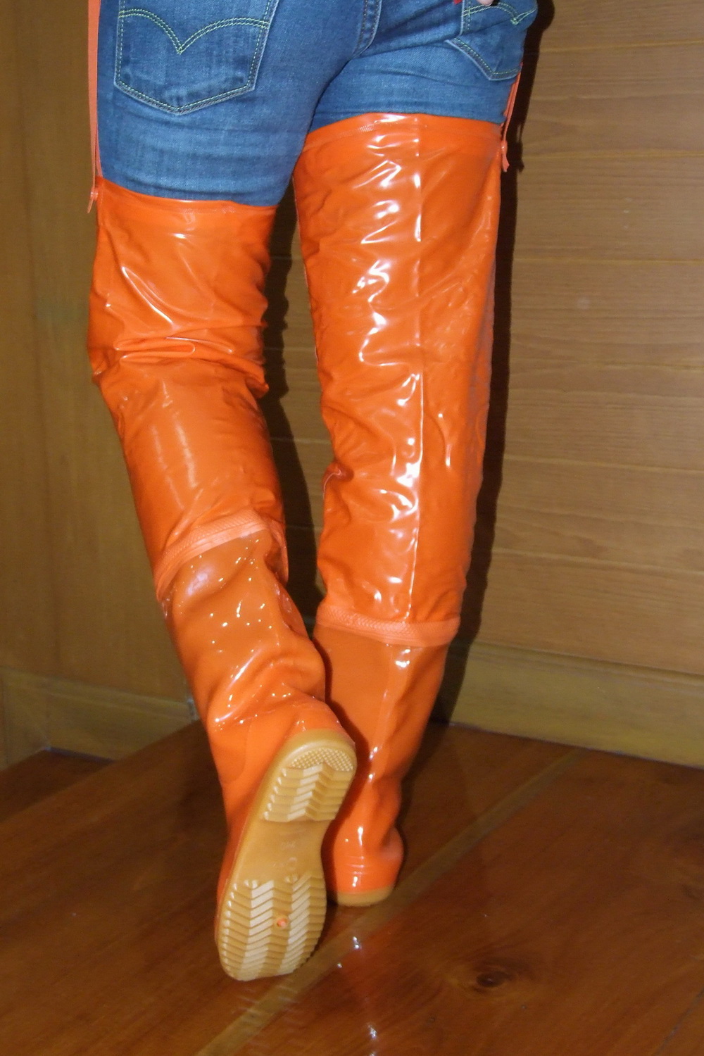 รองเท้าบูทกันนำ้