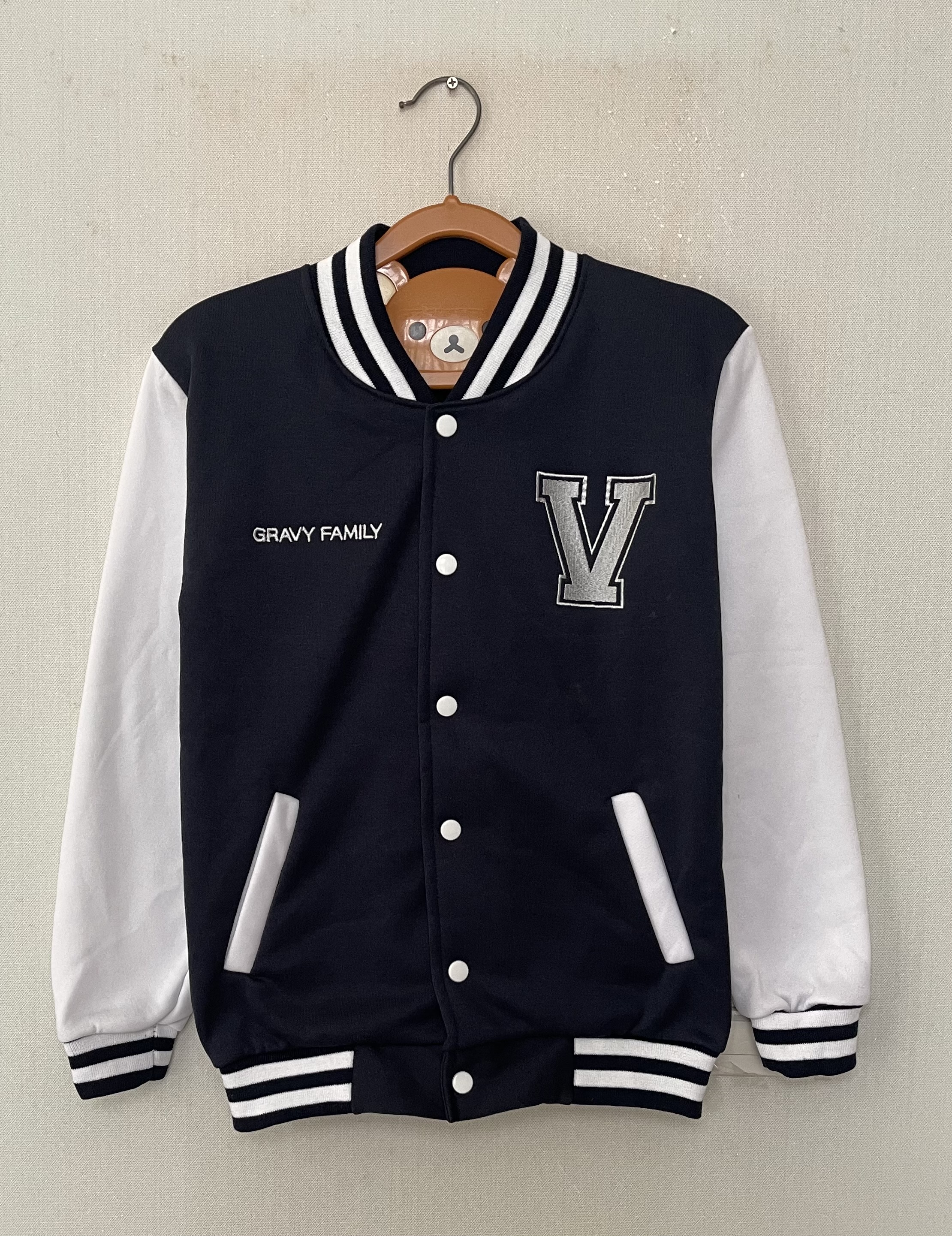 เสื้อแจ็คเก็ตเบสบอลกรมขาว