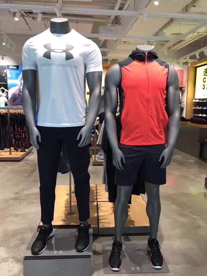 หุ่นนักกล้าม Under Armour