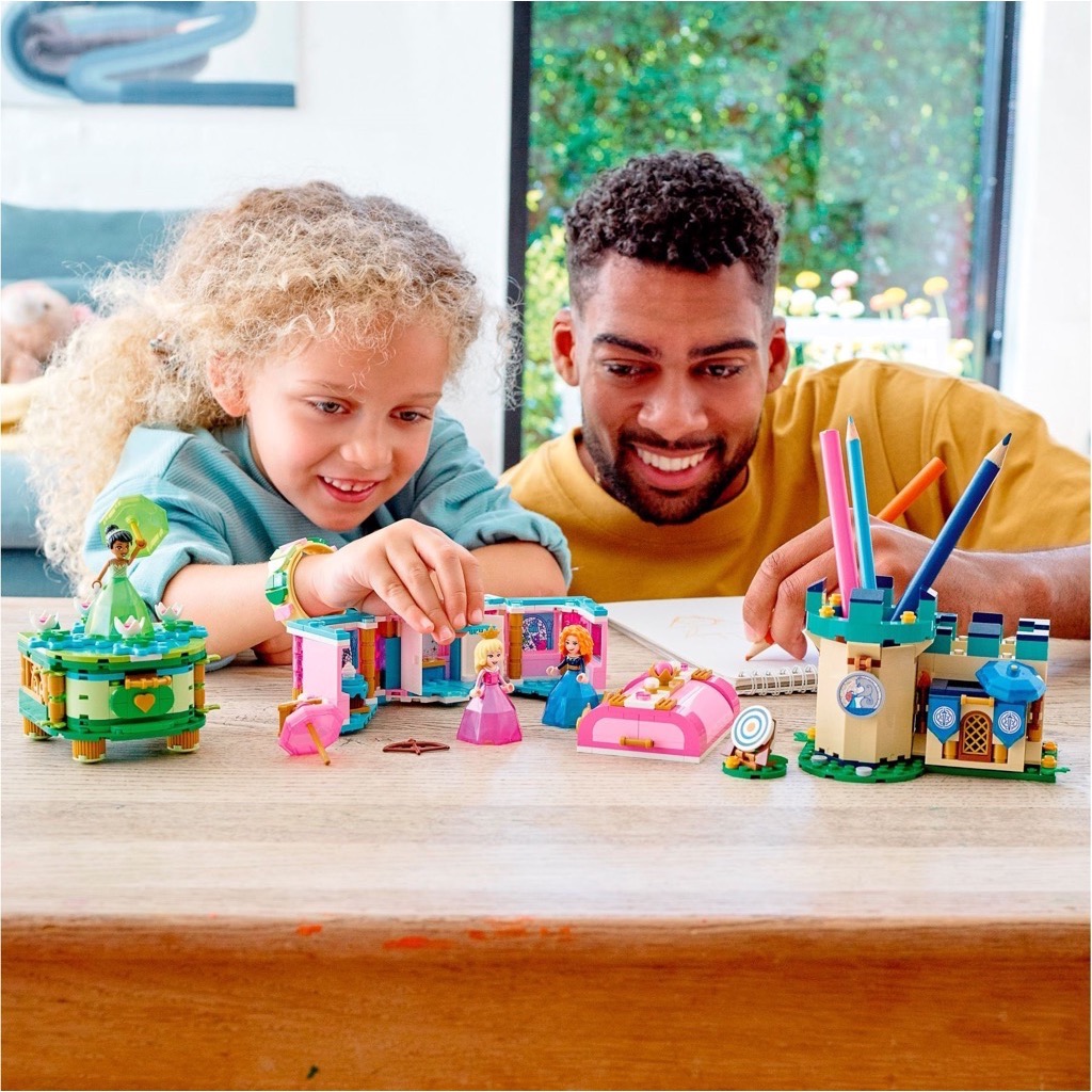 เลโก้ LEGO Disney 43203 Aurora, Merida and Tiana's Enchanted Creations