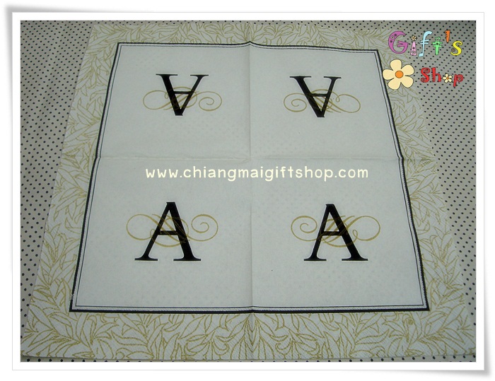 กระดาษแนปกิ้นยุโรป, ลายตัวอักษร, ลายตัวอักษร A พื้นหลังสีครีม ขอบลายใบไม้สีทอง