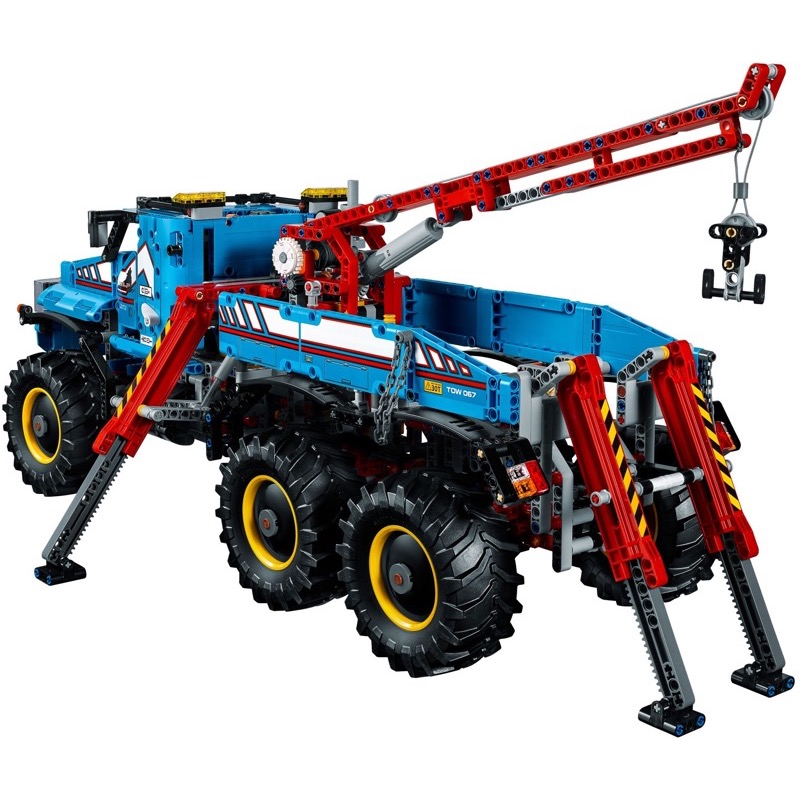 LEGO Technic 42070 6x6 All Terrain Tow Truck