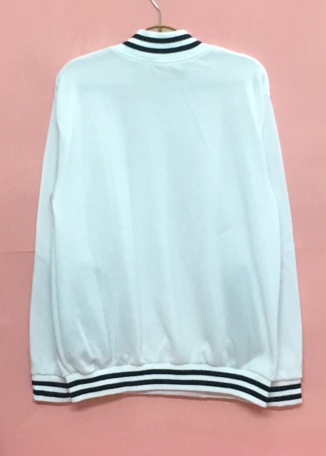 เสื้อแจ็คเก็ตเบสบอลขาวล้วน แต่งปกริ้วดำ ปัก FOSS