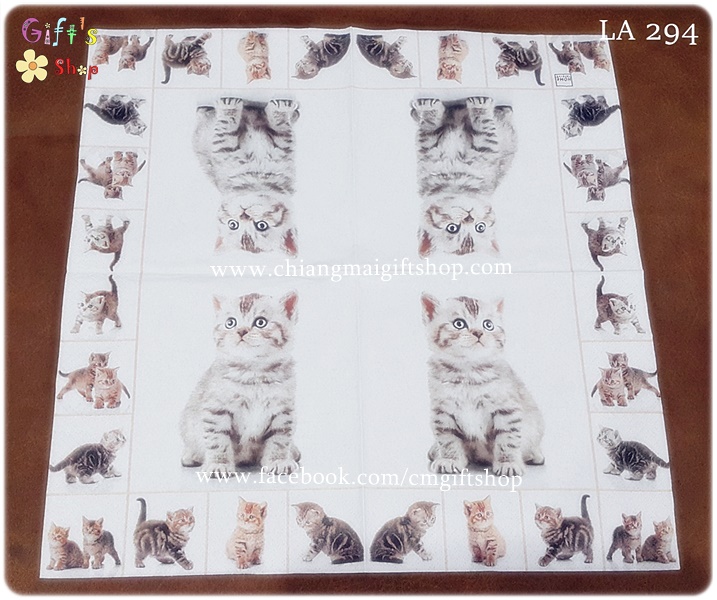 กระดาษแนปกิ้น ลายลูกแมวลาย ลายลูกแมวหลายตัว พื้นหลังสีขาว ในกรอบสี่เหลี่ยม