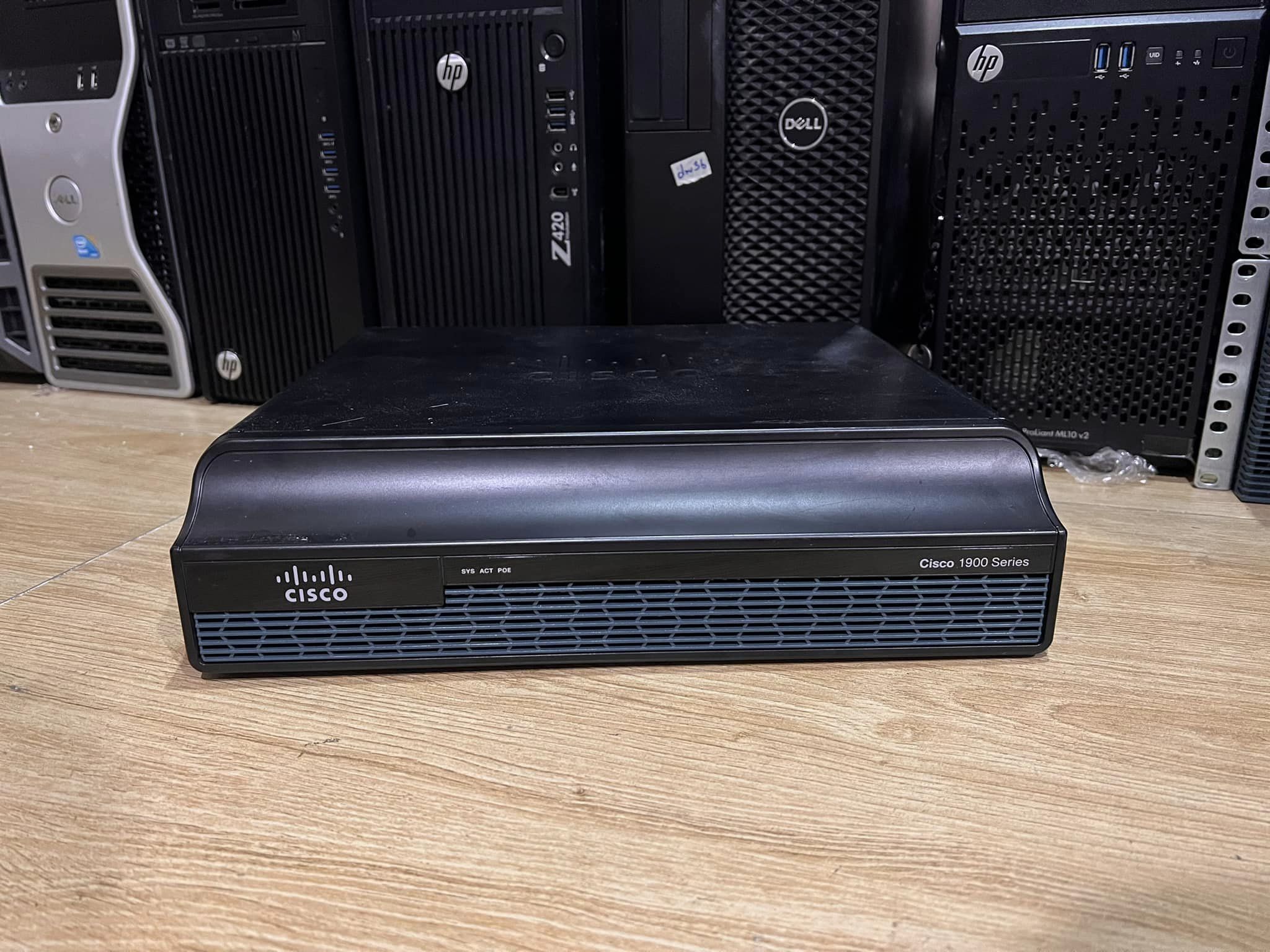 Router cisco 1941/k9 gigabit มือ 2 พร้อมใช้งาน