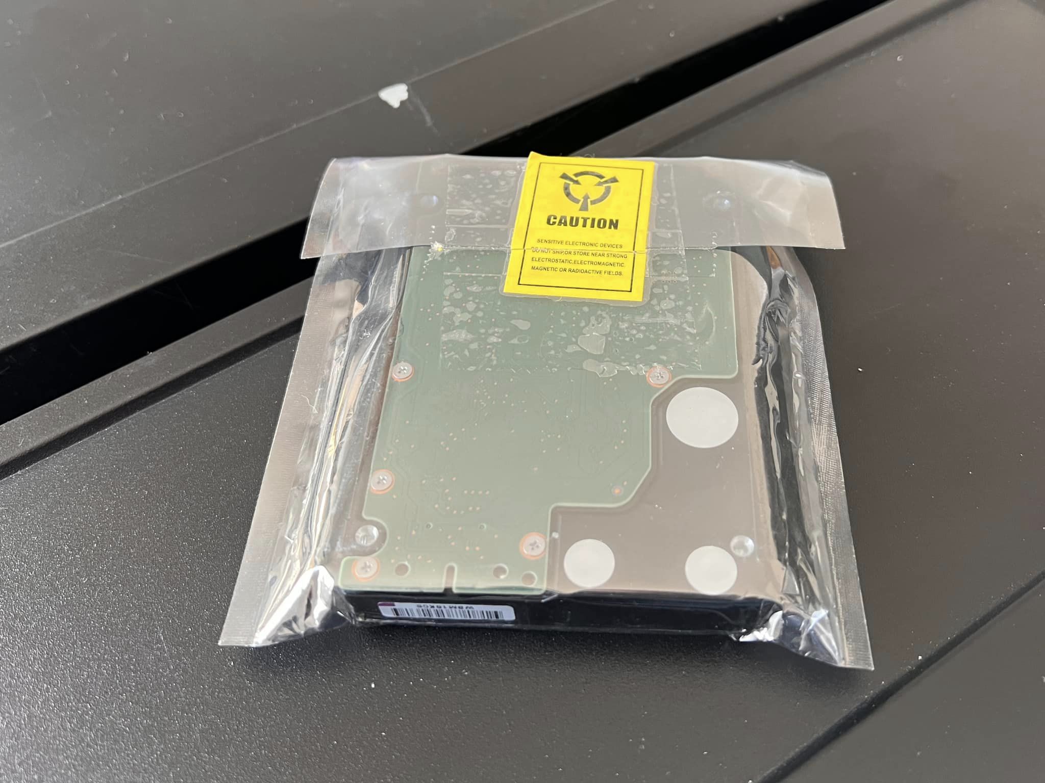 hdd sas 2.4tb 10k 12Gbps 2.5" ฮาร์ดดิสเซิร์ฟเวอร์มือสองพร้อมใช้งาน