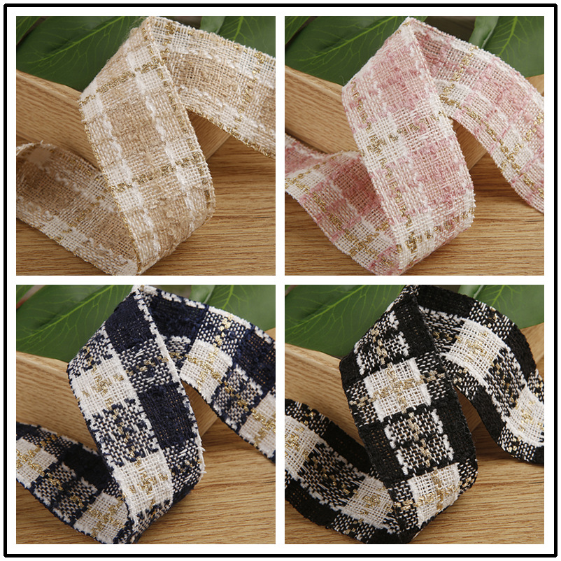 พร้อมส่ง ริบบิ้นผ้าทวีต ลายสก๊อต แทรกดิ้นทอง ขนาด 3.8 ซม.