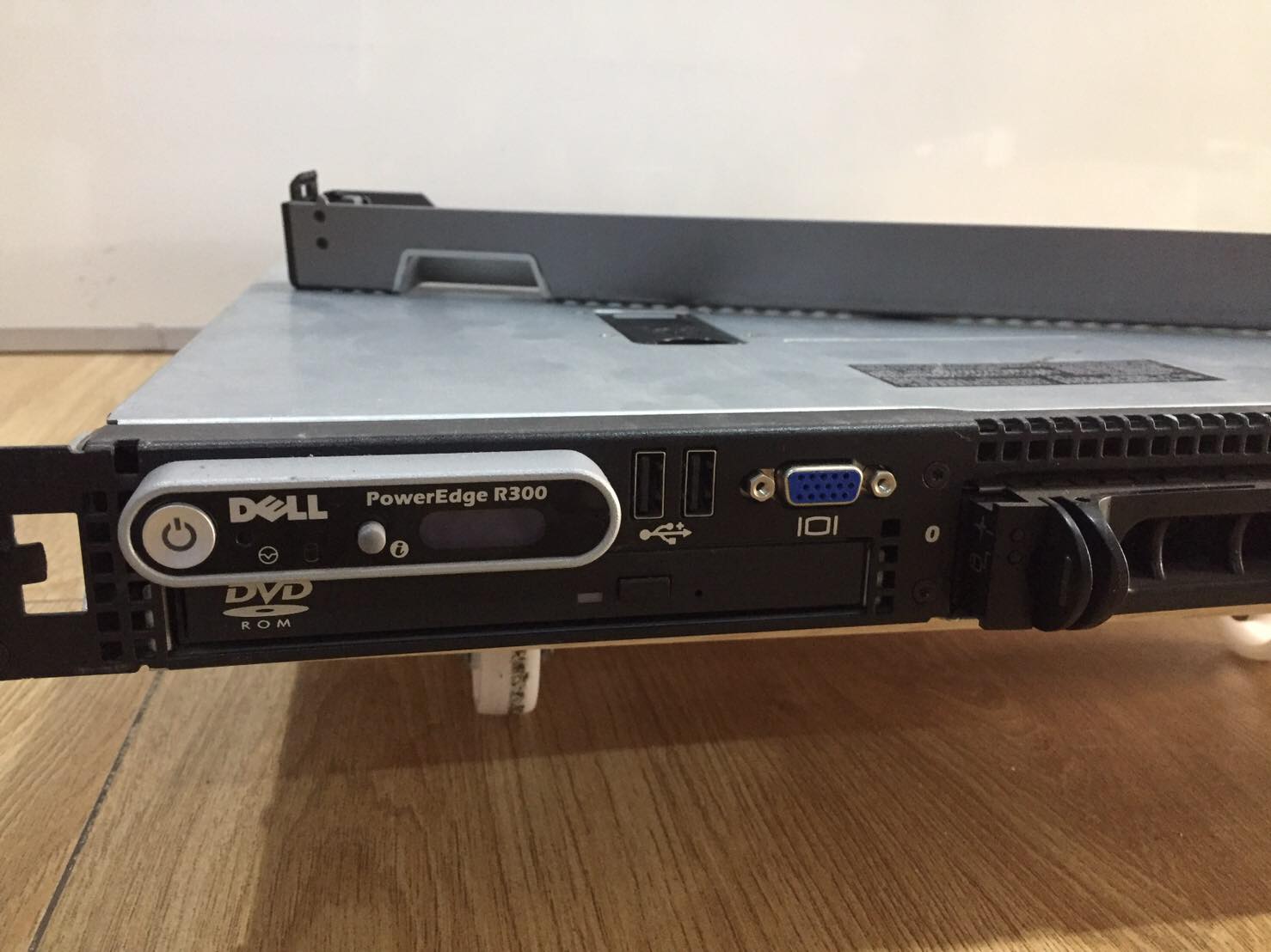Dell PowerEdge R300 มือ 2 พร้อมใช้งาน