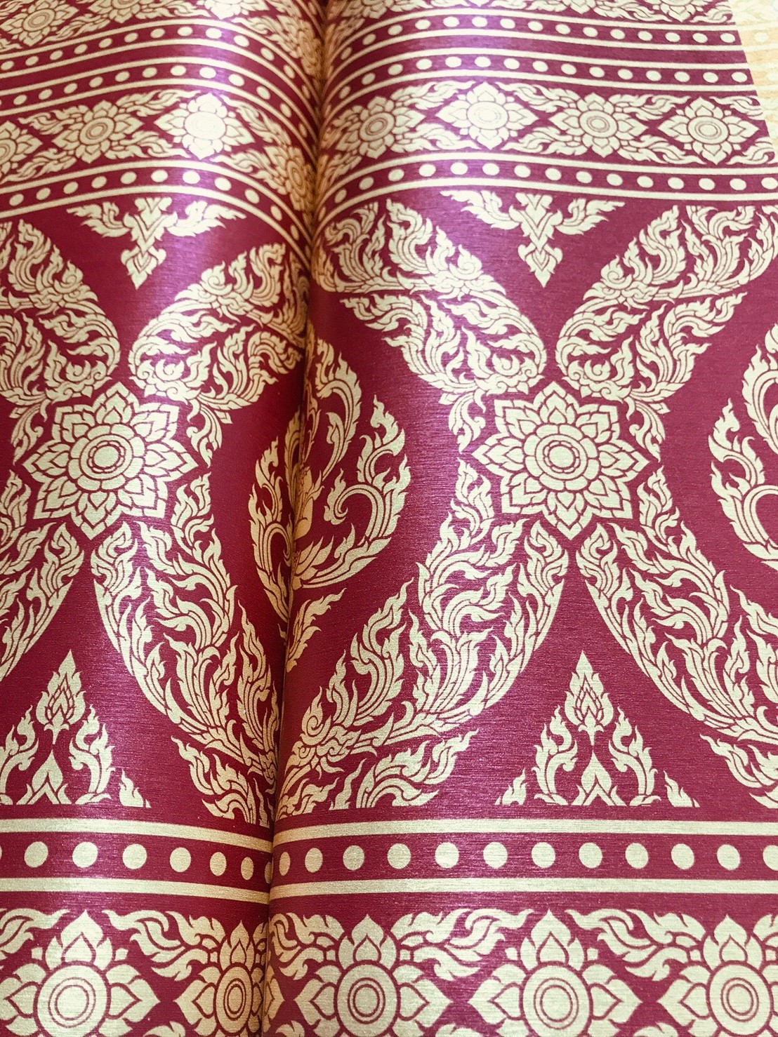 วอลเปเปอร์ลายไทย ลายเทพพนม (ขอบบนล่าง) แดง-ทอง BD122-8