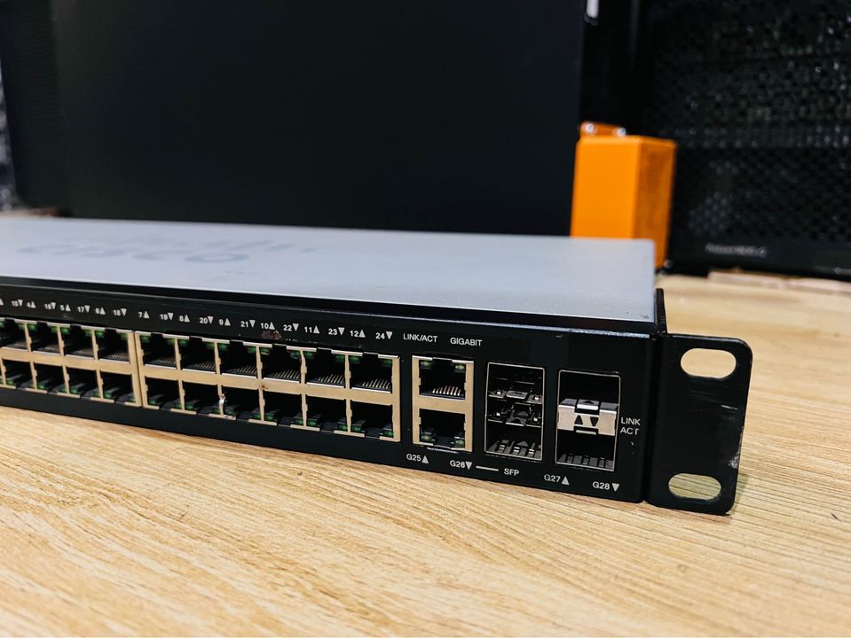 Switch Cisco SG350-28 port Gigabit สวิทมือสองพร้อมใช้งาน
