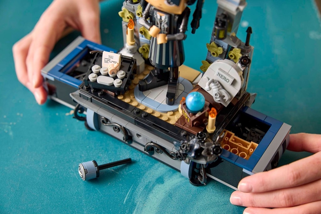 เลโก้ LEGO Exclusives Wednesday 76780 Addams Figure