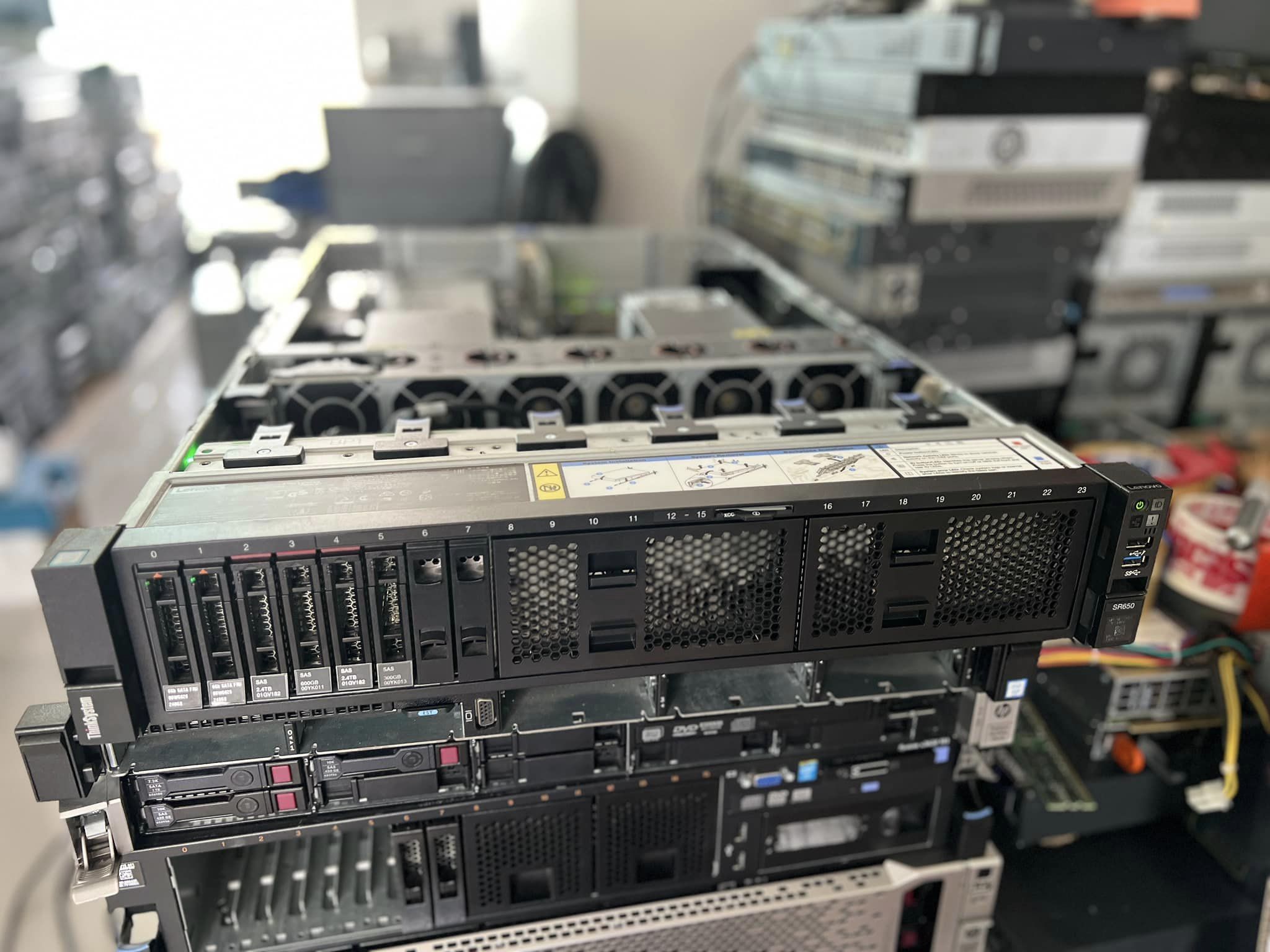Lenovo ThinkSystem SR650 64gb ssd 240gbเซิฟเวอร์มือสองพร้อมใช้งาน