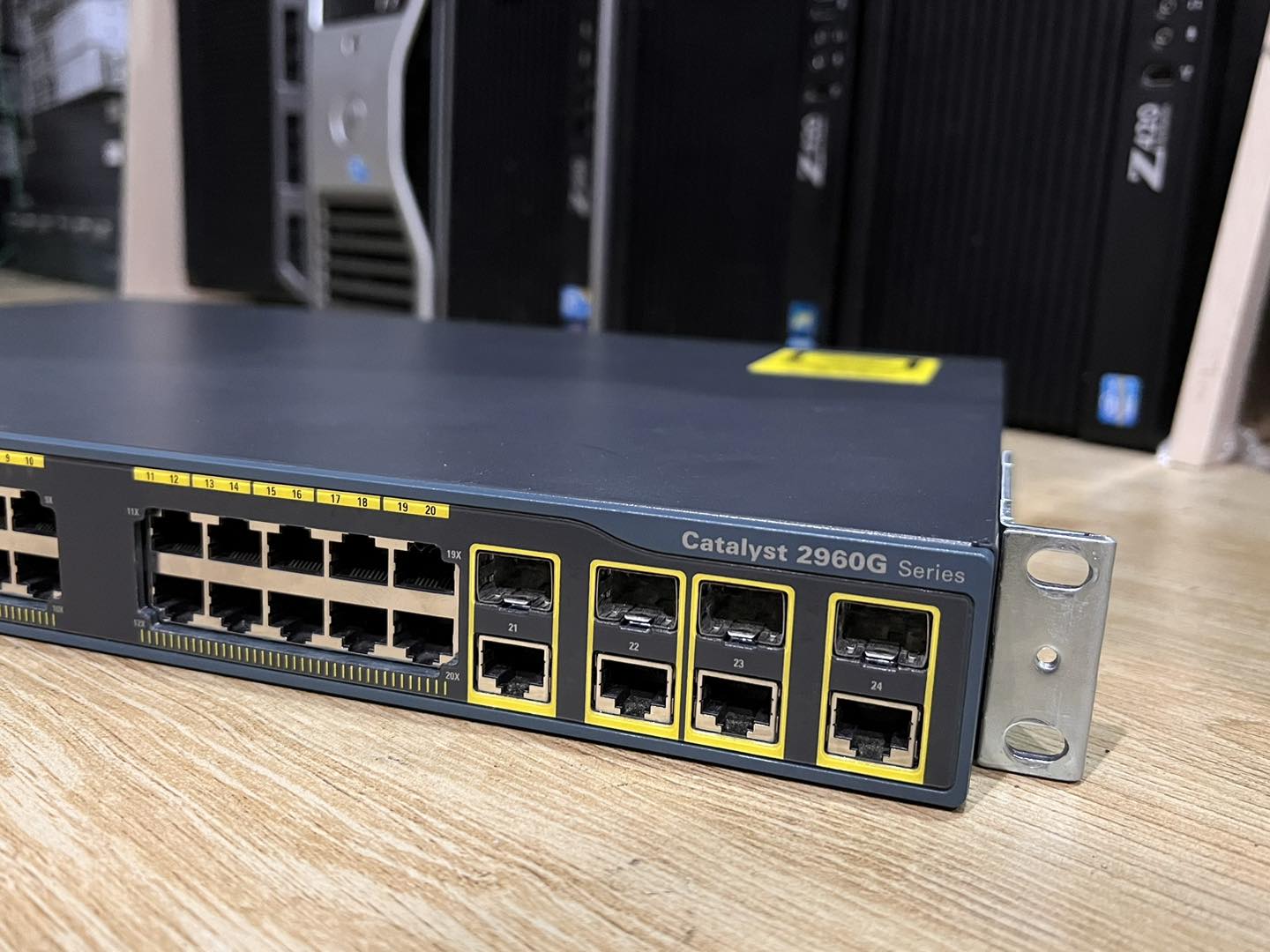 Cisco 2960G 24TC L gigabit สวิทมือสองพร้อมใช้งาน