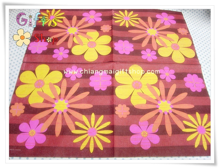 กระดาษแนปกิ้นยุโรป, ลายดอกไม้สีส้ม, ลายดอกไม้สีโอลด์โรส, ลายดอกไม้สีชมพู, ลายดอกไม้สีเหลือง, พื้นหลังลายไม้สีน้ำตาล, ลายFlower Toss