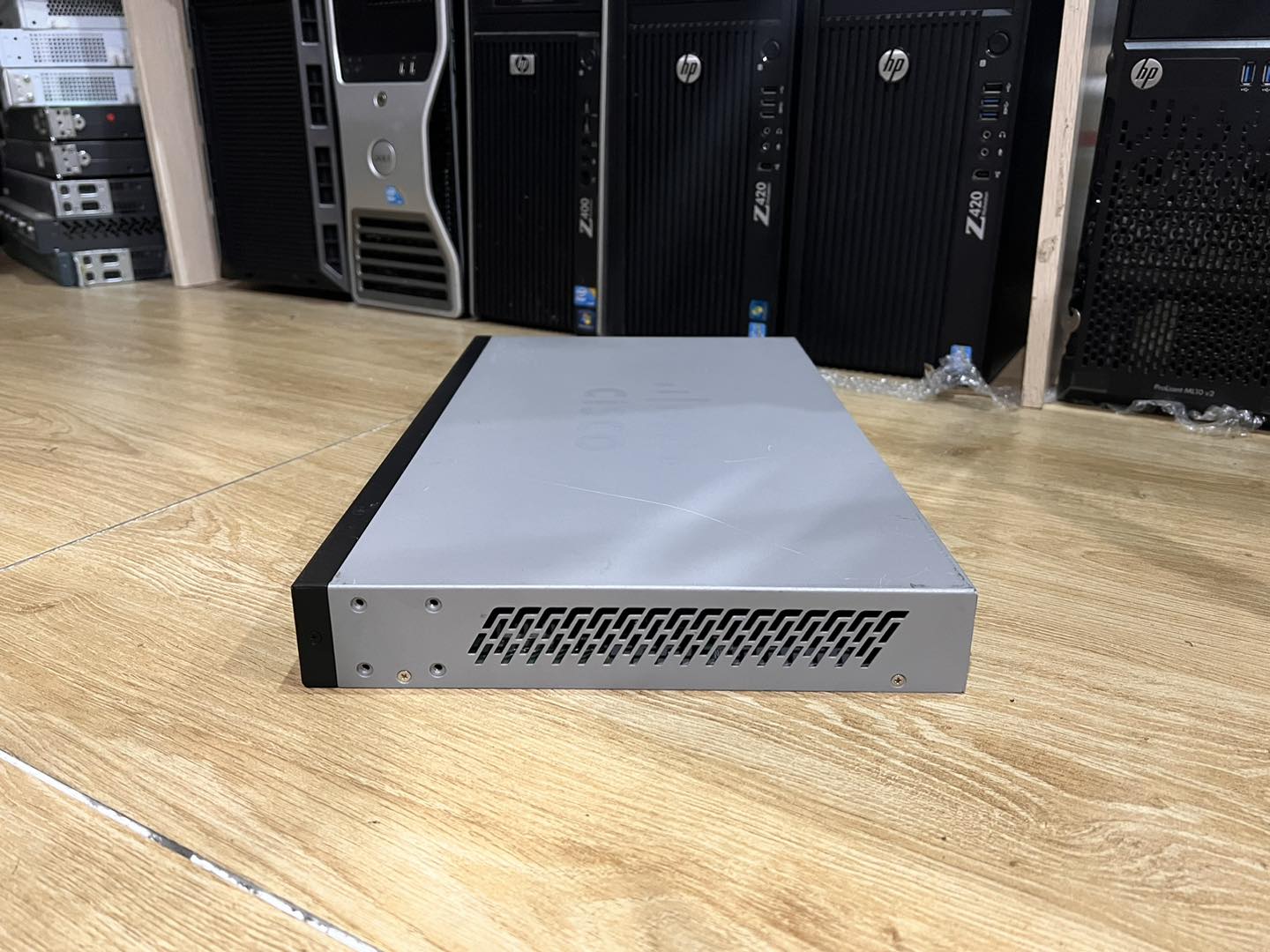 Cisco SF200 24-Port 10/100 มือสอง พร้อมใช้งาน