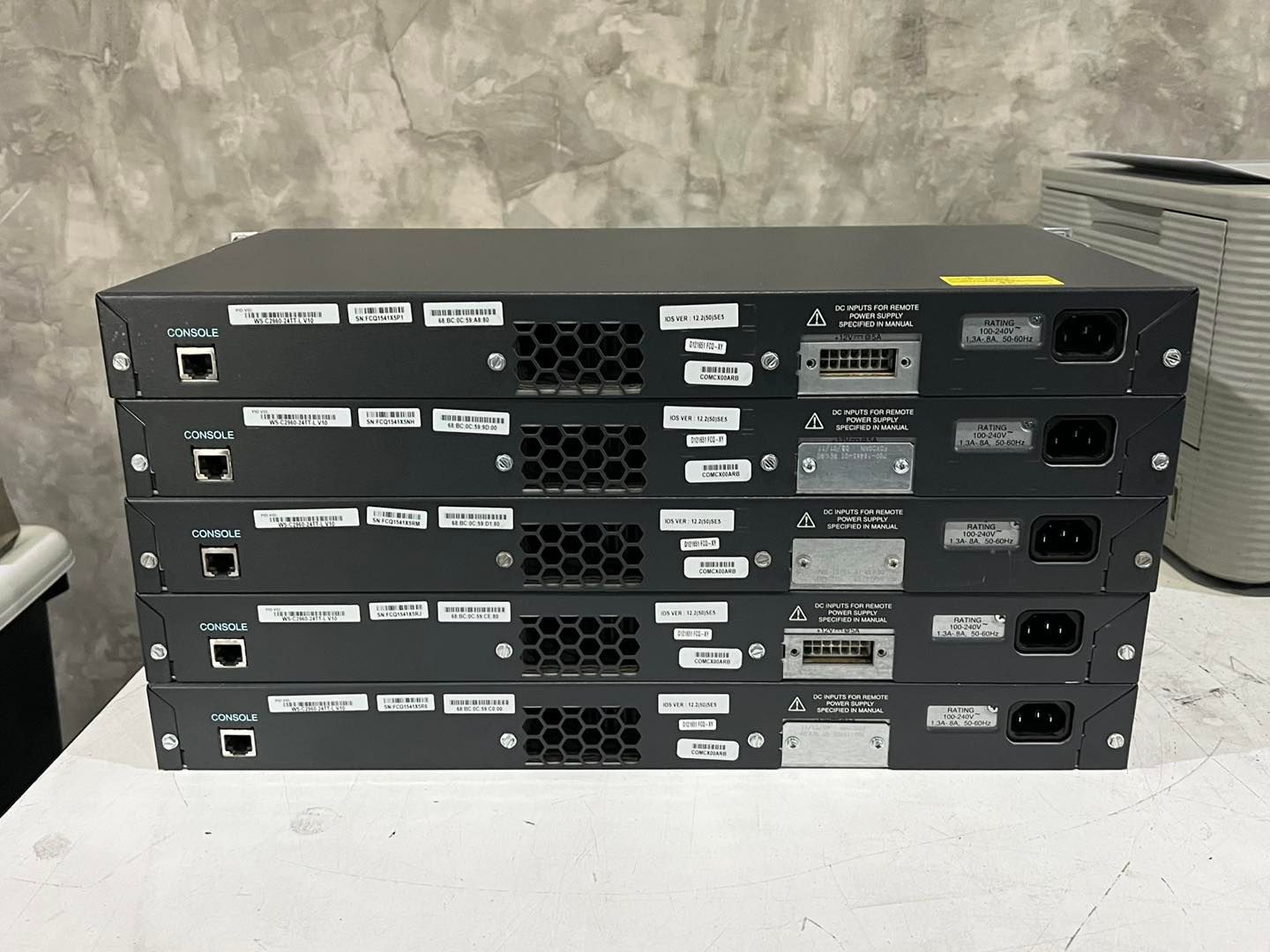 Cisco 2960 24TT L switch มือสองพร้อมใช้งาน