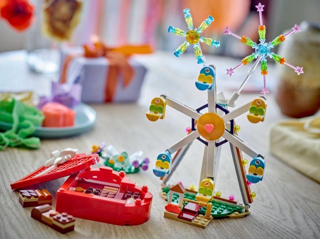 เลโก้ LEGO Exclusives 40759 Celebration Series: Valentine's Day Box