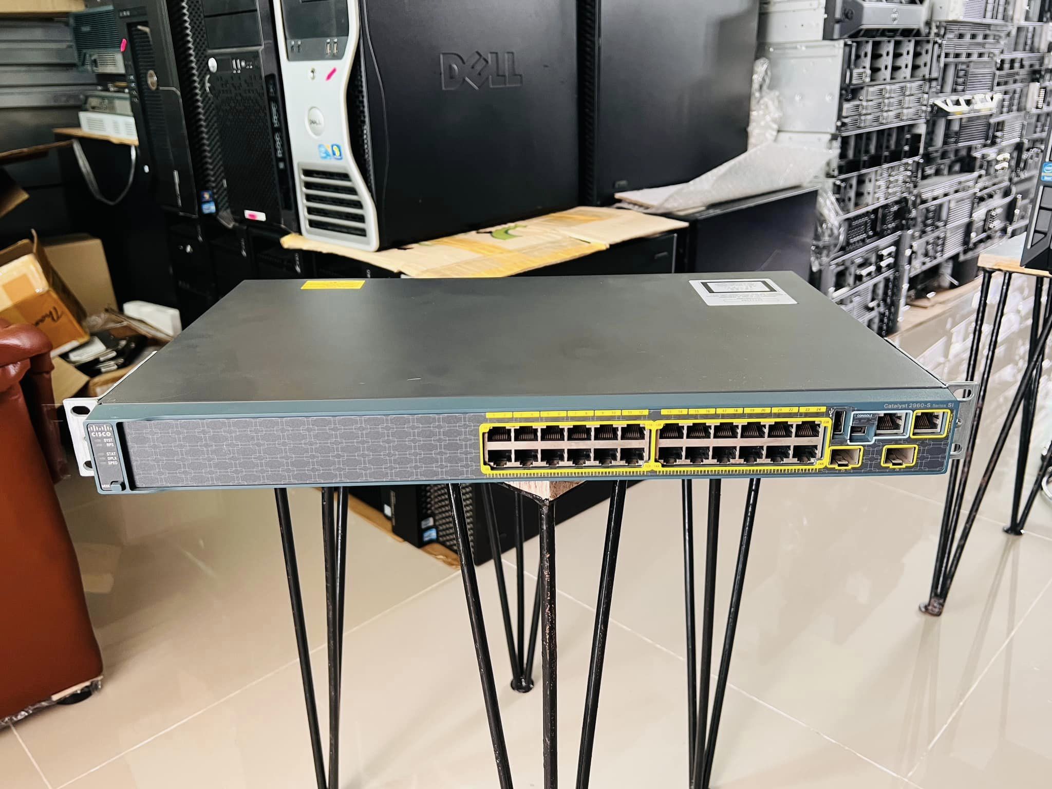 Cisco 2960S-24TS-S switch gigabit 24 port มือสองพร้อมใช้งาน