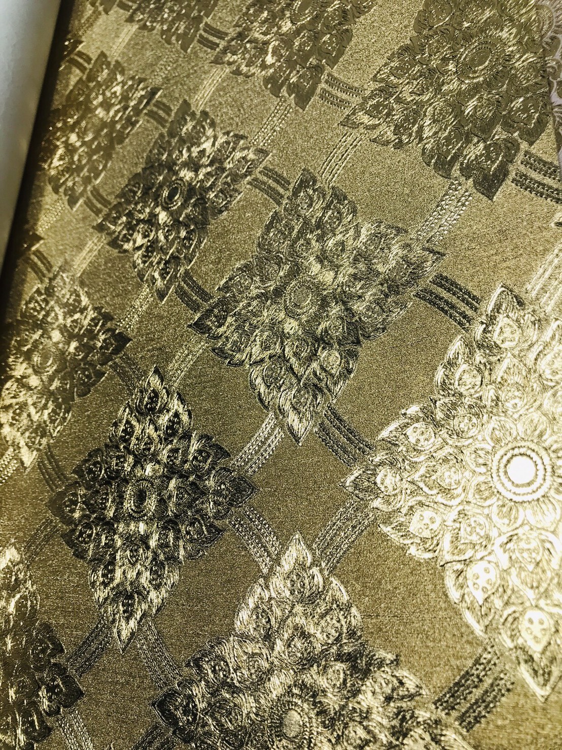 วอลเปเปอร์ติดผนังลายไทย ลายประจำยาม ทอง RG033-22