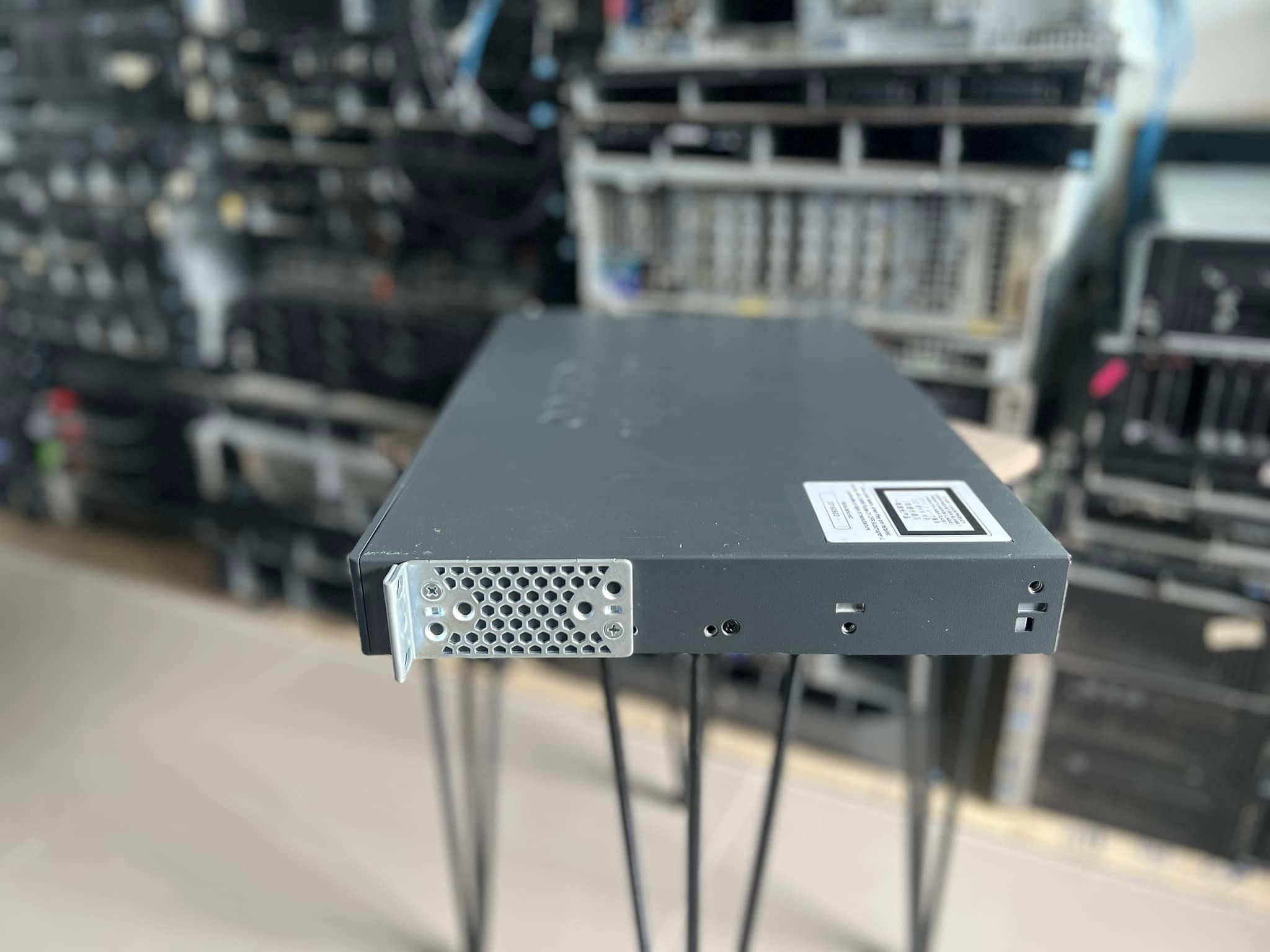 Cisco 2960X 24TS LL Gigabit สวิทซิสโก้มือสองพร้อมใช้งาน