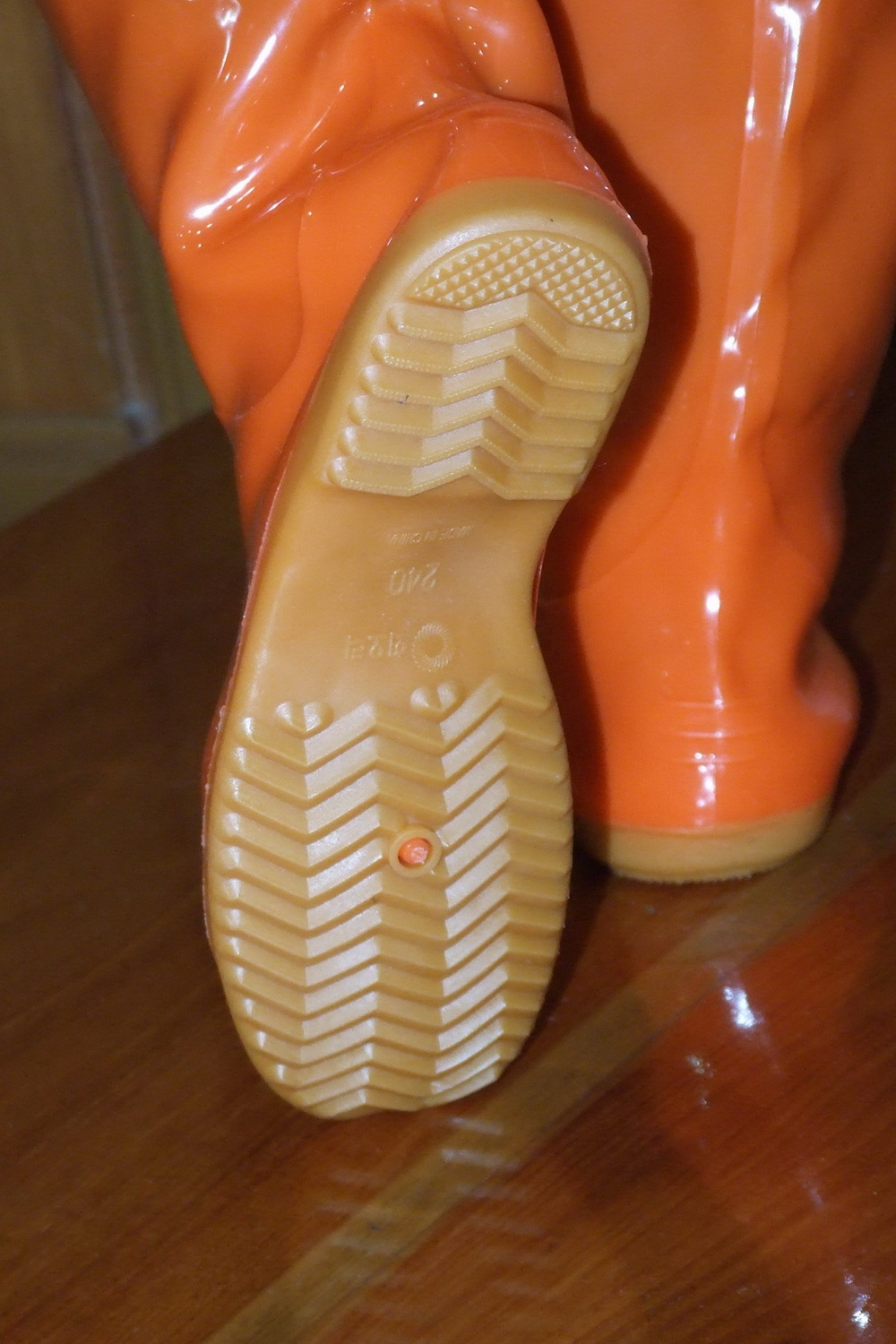 รองเท้าบูทกันนำ้