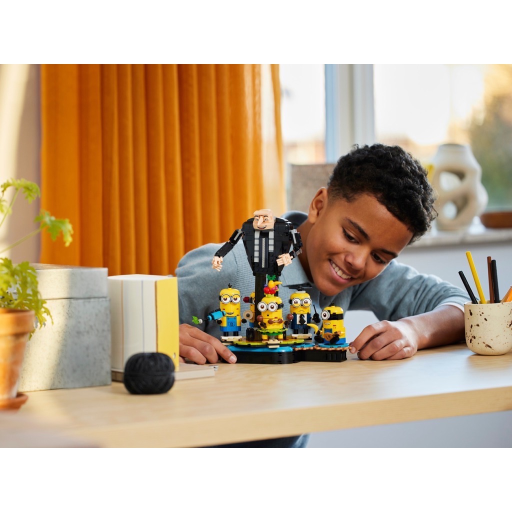 เลโก้ LEGO Minions 75582 Brick-Built Gru and Minions