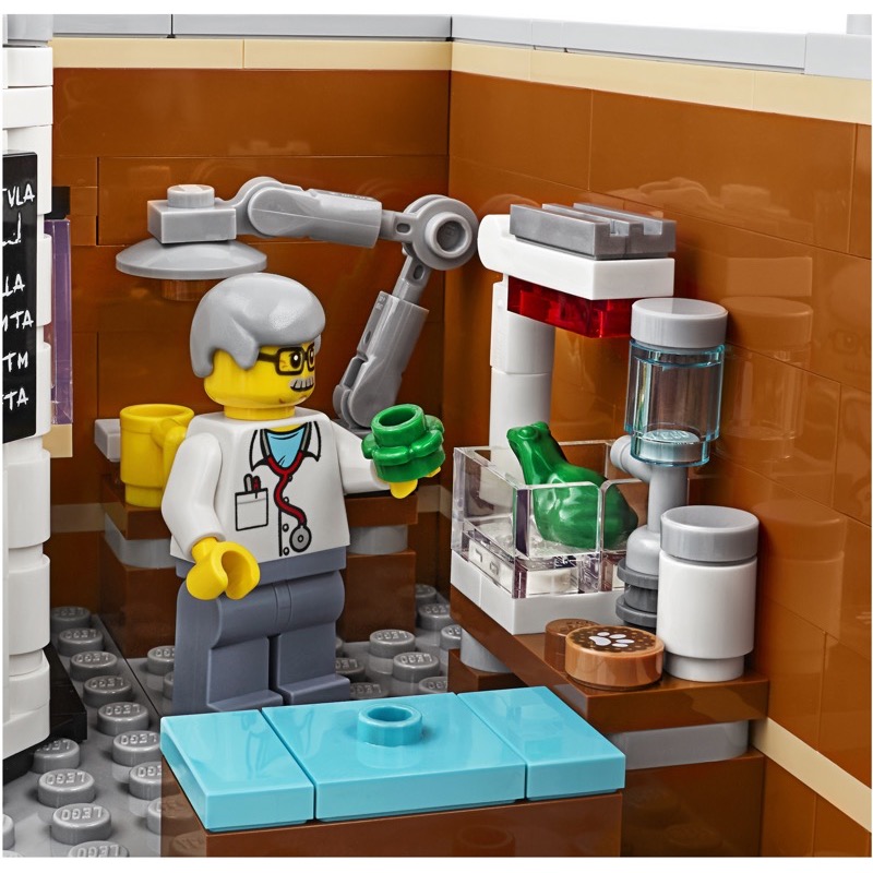 LEGO Exclusives 10264 Corner Garage