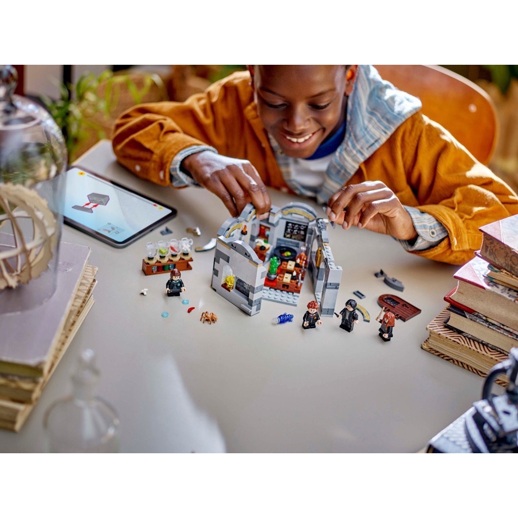 เลโก้ LEGO Harry Potter 76431 Hogwarts Castle: Potions Class