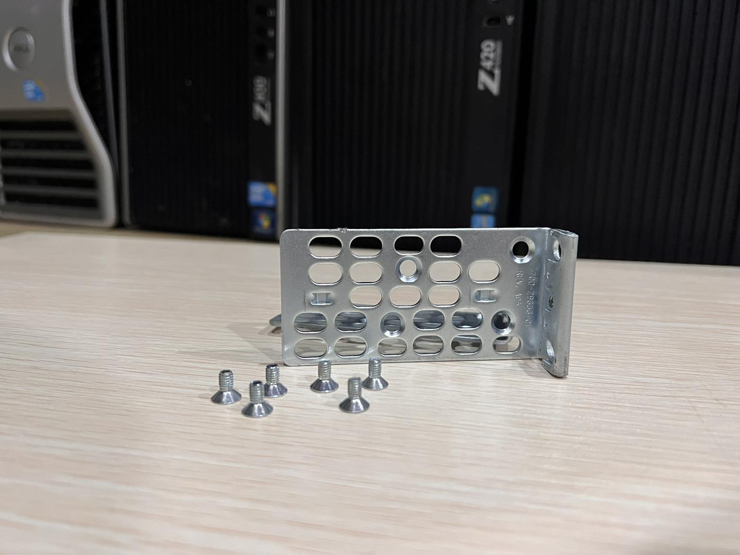 หูยึด cisco 3750x 3560x สำหรับเข้าตู้ หรือหูเข้าตู้