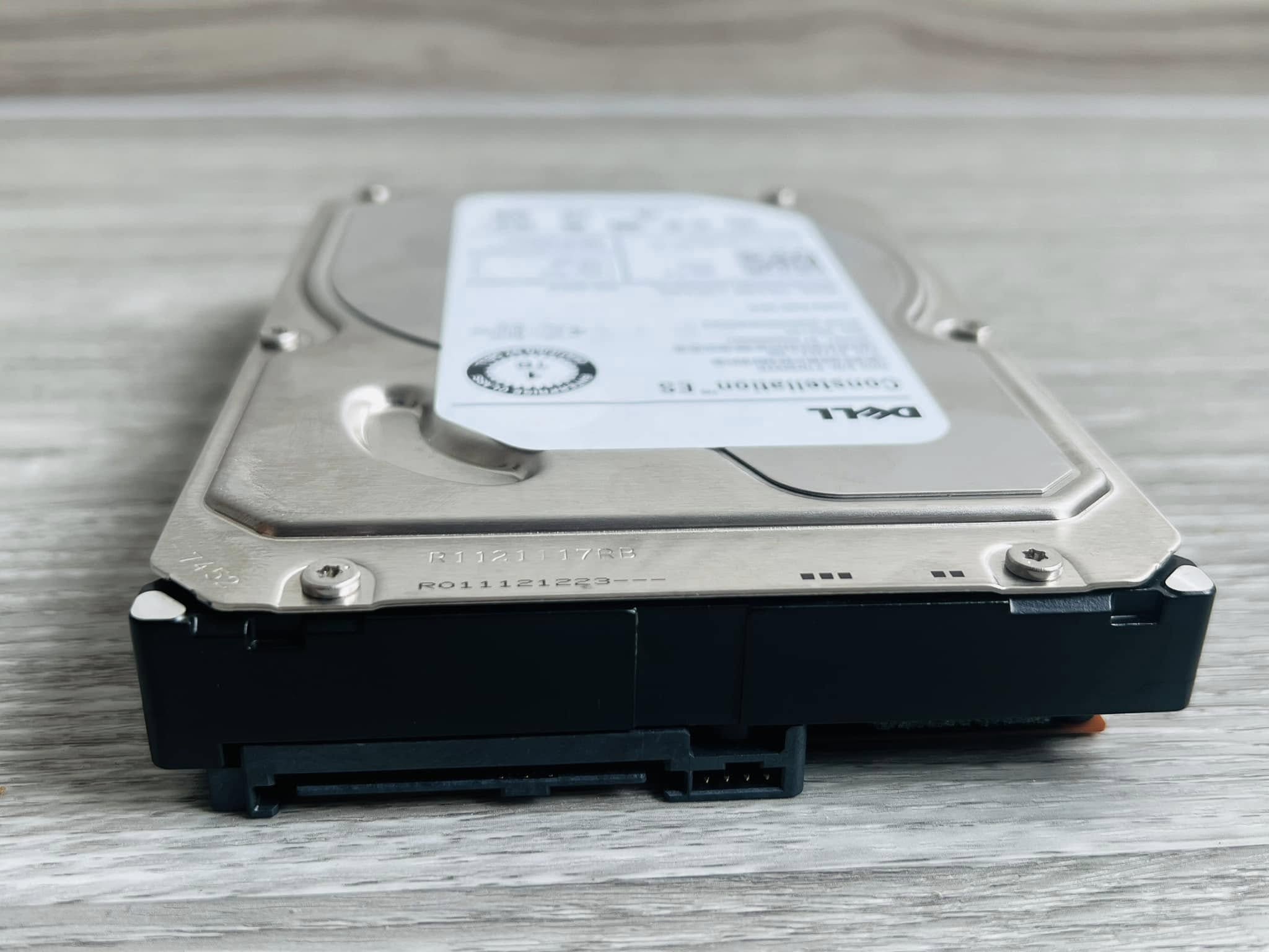 hdd sas 1tb 7.2k 3.5" สำหรับเซิร์ฟเวอร์ ฮาร์ดดิสเดลมือสองพร้อมใช้งาน