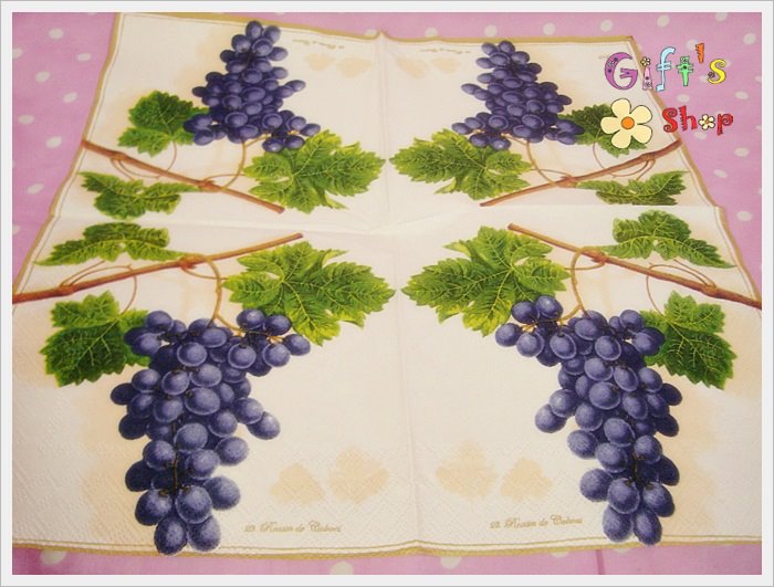 กระดาษแนปกิ้น ลายพวงองุ่นสีม่วง พื้นสีขาว ขอบสีน้ำตาล