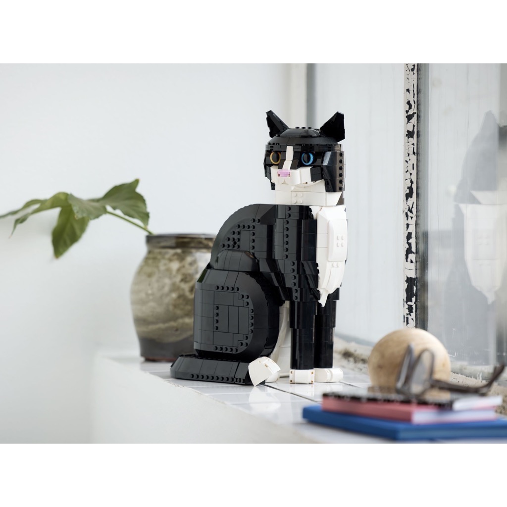 เลโก้ LEGO Exclusives 21349 Tuxedo Cat