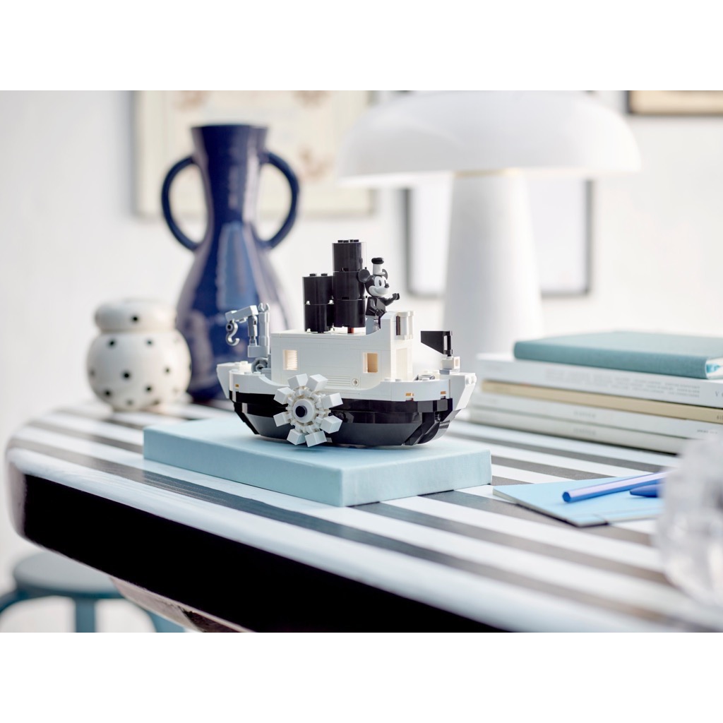 เลโก้ LEGO Exclusives 40659 Mini Steamboat Willie