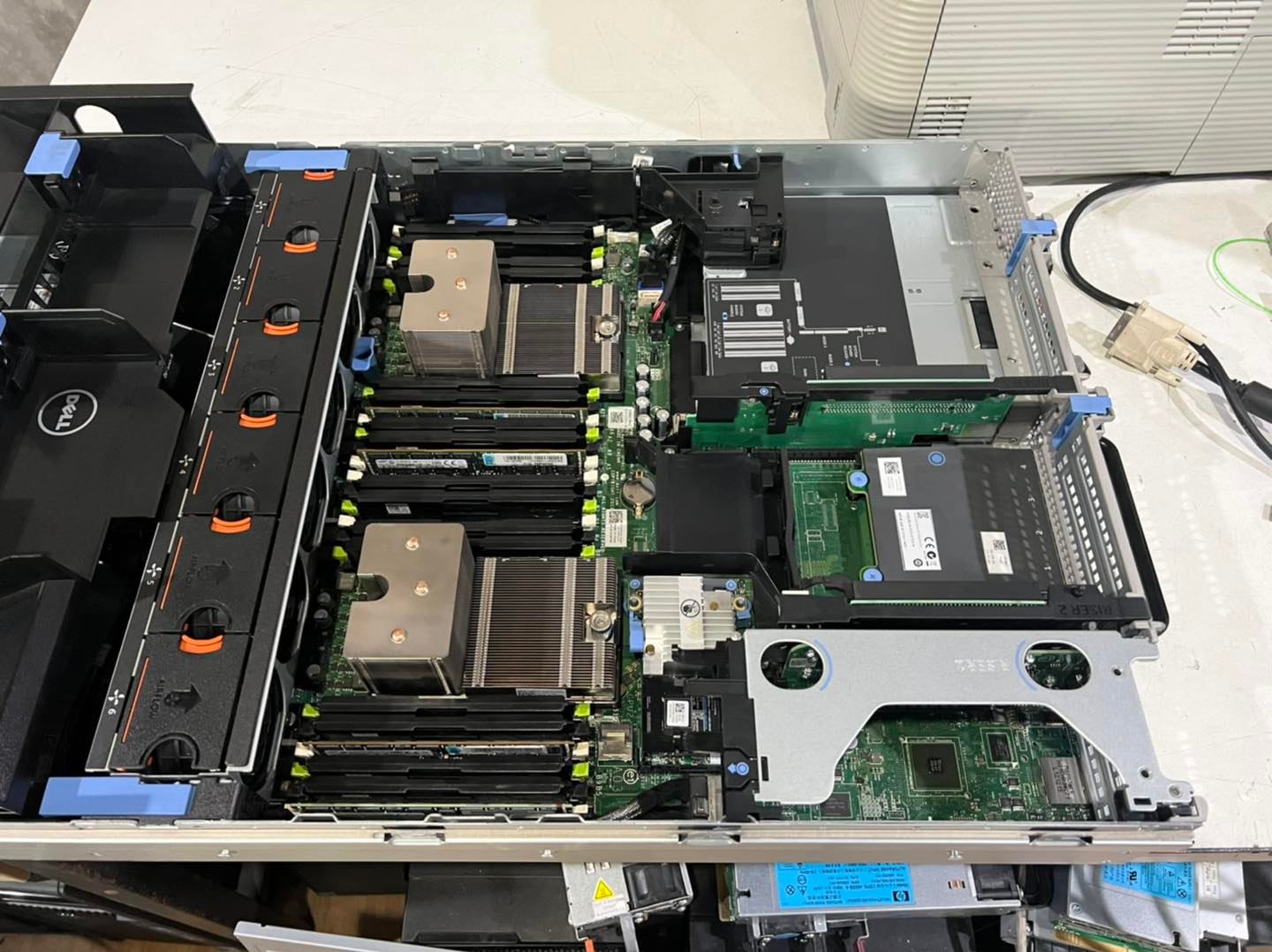 Server dell r720 2cpu 32gb 24cores server มือสองพร้อมใช้งาน
