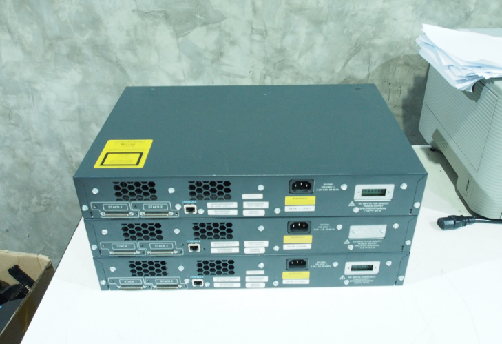 Cisco 3750G-24TS-S 1.5U มือ 2 พร้อมใช้งาน